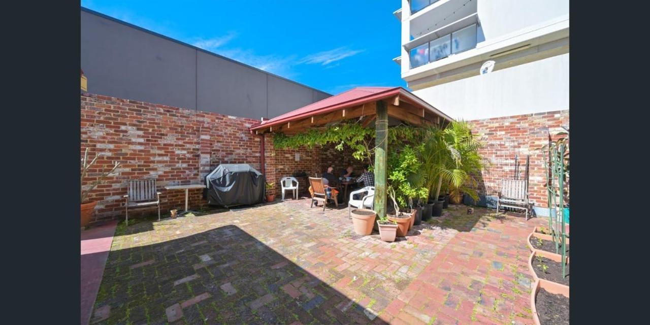 Emu Backpackers Perth - Note - Valid Passport Required For Check In Hostel Exterior photo