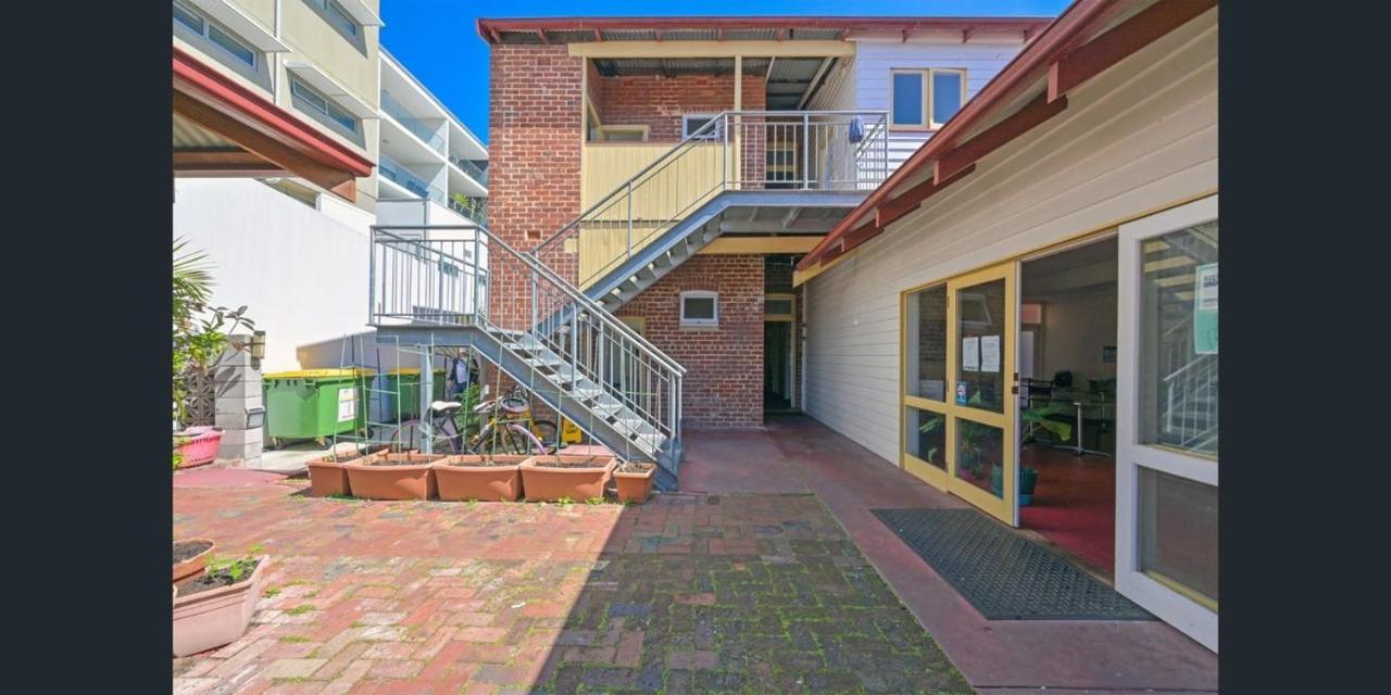 Emu Backpackers Perth - Note - Valid Passport Required For Check In Hostel Exterior photo